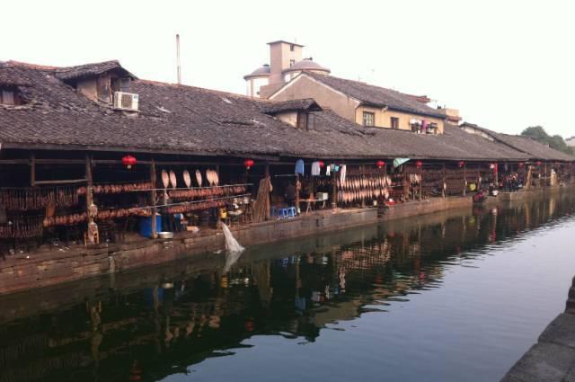 逃出平静乡村